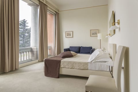 Junior Suite | Premium bedding, minibar, in-room safe, desk