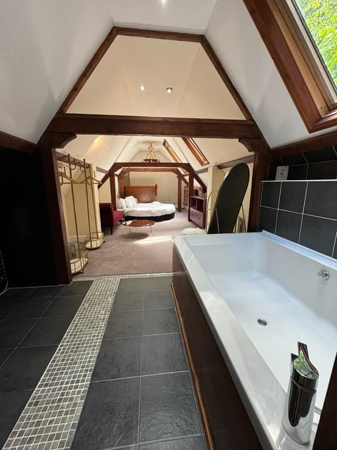 Iron/ironing board, free WiFi