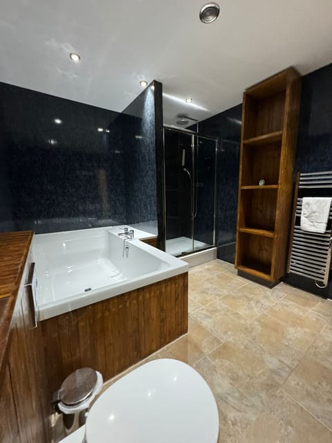 Iron/ironing board, free WiFi