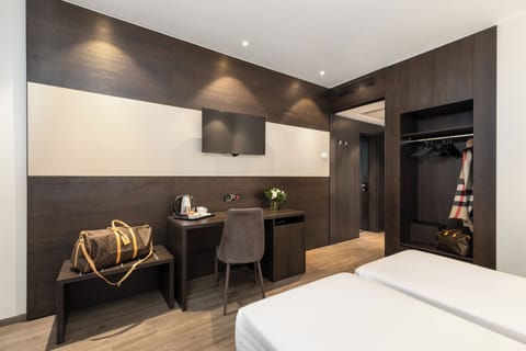 Comfort Twin Room (Collection) | Down comforters, minibar, in-room safe, desk