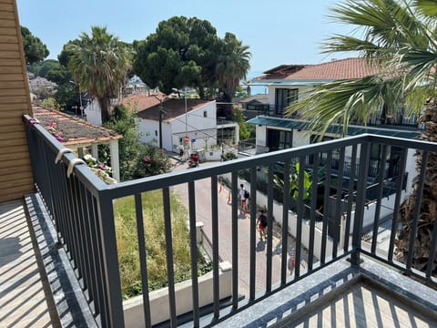 Family Room, Balcony, Sea View | Free WiFi