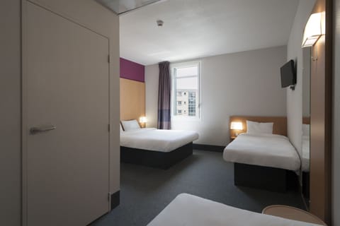 Quadruple Room, Non Smoking | Premium bedding, desk, soundproofing, free WiFi