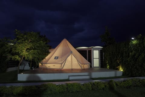 Deluxe Room | Individually furnished, desk, free WiFi, bed sheets