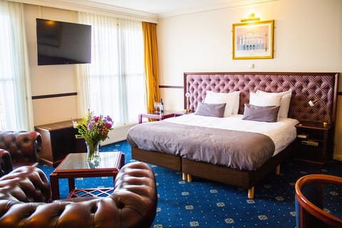 Superior Suite, Sauna | Desk, iron/ironing board, cribs/infant beds, free WiFi