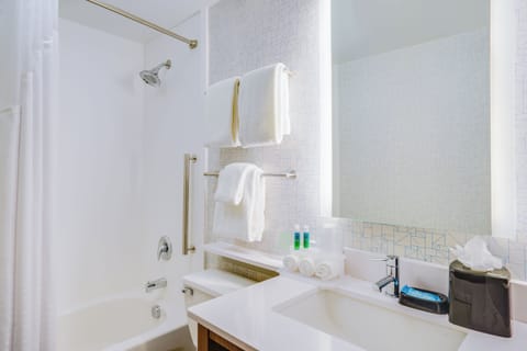 Combined shower/tub, eco-friendly toiletries, hair dryer, towels