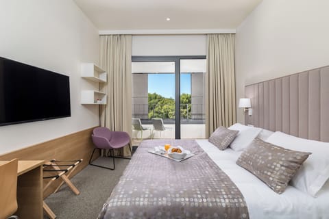 Minibar, in-room safe, desk, blackout drapes