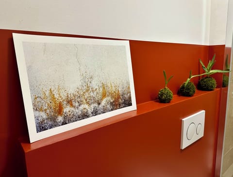 Comfort Double Room, Courtyard View | Bathroom | Shower, rainfall showerhead, hair dryer, towels