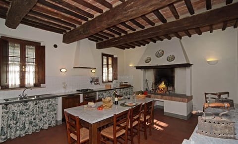 Traditional Apartment, 4 Bedrooms, Patio (N’antia) | Private kitchen | Full-size fridge, microwave, oven, stovetop