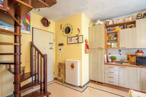 Apartment, Balcony, City View | Private kitchen | Fridge, microwave, oven, stovetop