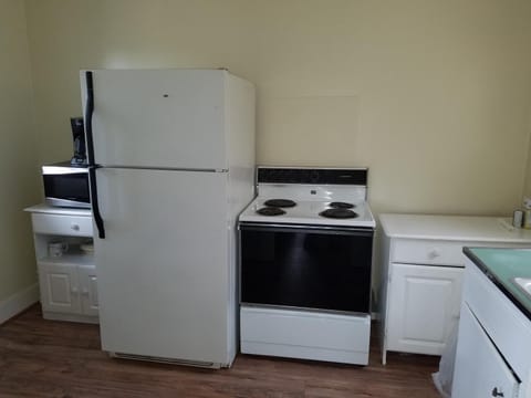 Fridge, microwave