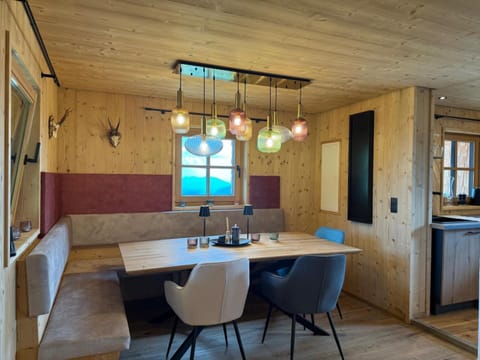 House | Dining