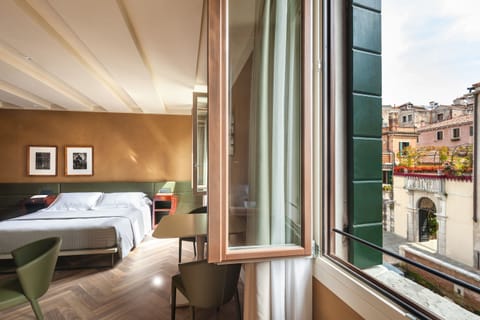 Suite, Canal View (sensory, shower and Turkish bath) | Down comforters, minibar, in-room safe, desk