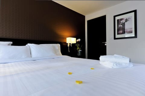 Double or Twin Room | Premium bedding, in-room safe, desk, laptop workspace