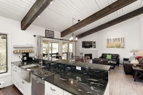 Condo, 3 Bedrooms | Interior