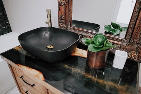 Suite, City View | Bathroom