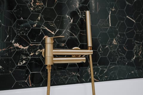 Suite, City View | Bathroom