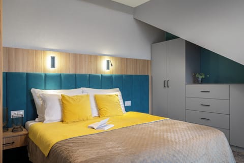 Premium Suite | Desk, free WiFi