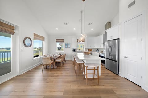 House (3 Bedrooms) | Property amenity