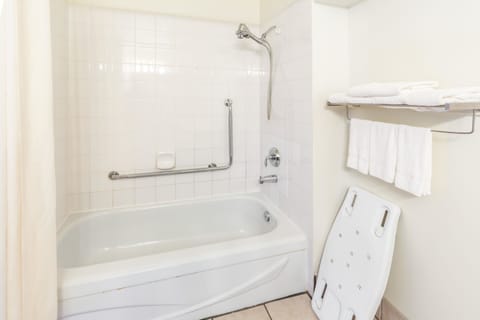 Separate tub and shower, free toiletries, hair dryer, towels