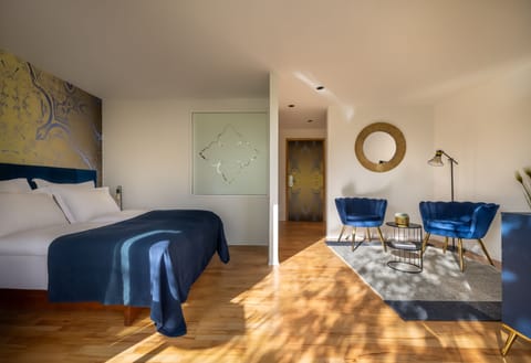 Minibar, in-room safe, desk, blackout drapes