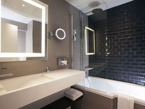 Standard Room, 2 Twin Beds | Premium bedding, memory foam beds, in-room safe, soundproofing