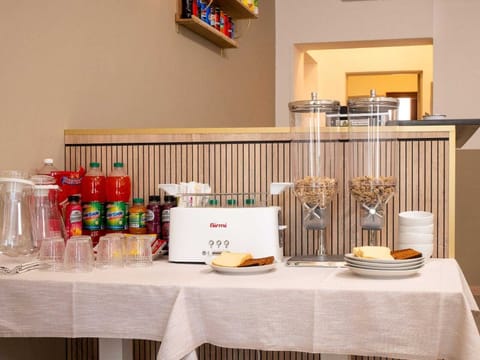 Daily continental breakfast (EUR 9 per person)