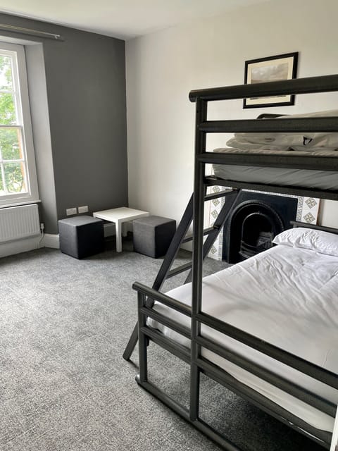 Room (5 Bed Private) | Bed sheets, wheelchair access