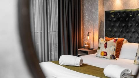 Classic Double Room | Iron/ironing board, free WiFi, bed sheets