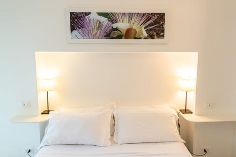 Economy Double or Twin Room | 1 bedroom, Egyptian cotton sheets, premium bedding, free minibar