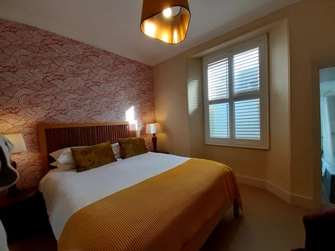 Comfort Double Room | Desk, blackout drapes, iron/ironing board, free WiFi