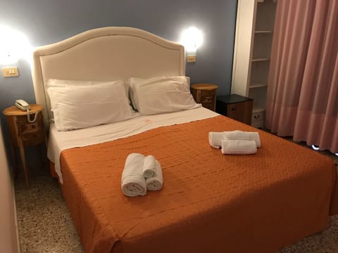 Double or Twin Room, Sea View | In-room safe, desk, free WiFi, bed sheets