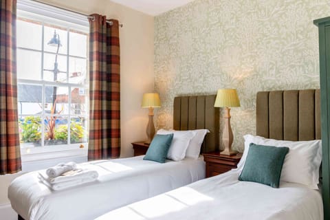 Double or Twin Room | Premium bedding, desk, iron/ironing board, free WiFi