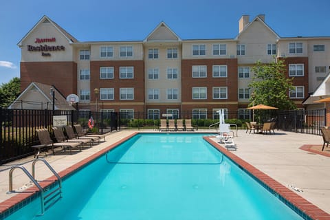 Seasonal outdoor pool, pool umbrellas, sun loungers