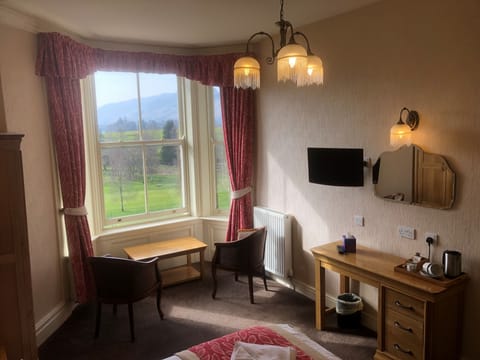 Superior Double or Twin Room, Ensuite, Mountain View | Free WiFi, bed sheets