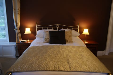 Premium Double Room, 1 King Bed, Ensuite, Garden View (Room 1) | Premium bedding, iron/ironing board, free WiFi, bed sheets