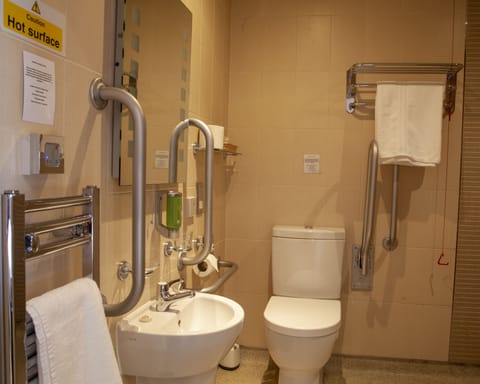 King Room, Ground Floor | Bathroom | Towels