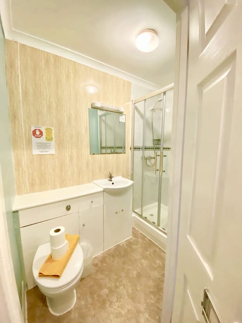 Comfort Quadruple Room, Ensuite | Bathroom