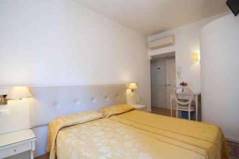 Standard Double Room | Free WiFi, bed sheets