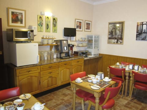 Free daily continental breakfast