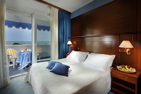 Standard Room, Balcony (no view - beach access included) | In-room safe, desk, free WiFi, bed sheets
