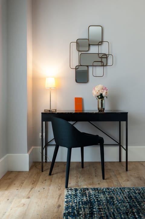 Flat-screen TV, iPod dock, offices