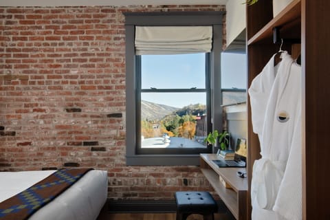 Premium bedding, blackout drapes, free WiFi, bed sheets