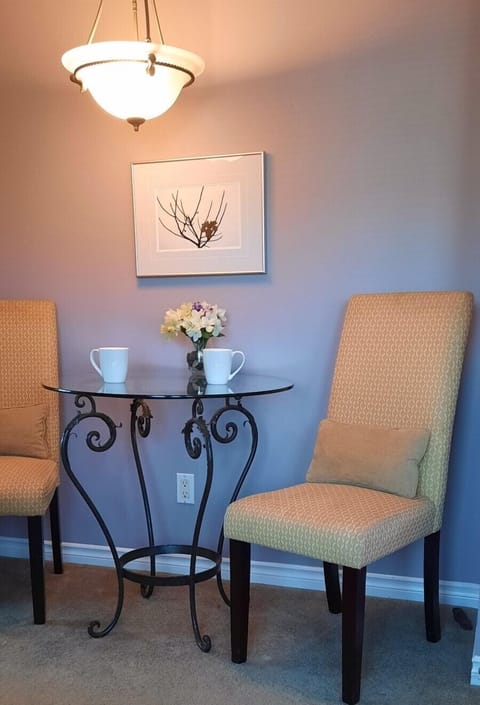 Standard Room | Hypo-allergenic bedding, down comforters, individually decorated