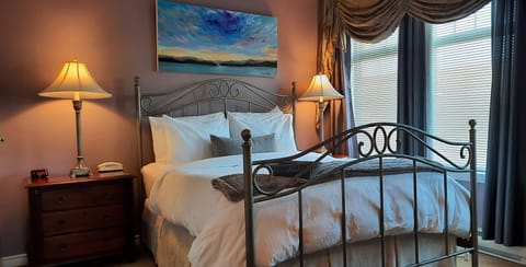 Standard Room | Hypo-allergenic bedding, down comforters, individually decorated