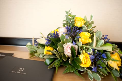 32-inch LCD TV with satellite channels, TV