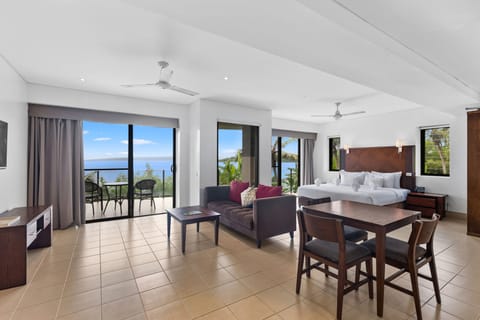 Deluxe Ocean View Rooms | Private kitchen | Fridge, coffee/tea maker, electric kettle