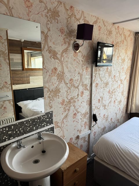 Room 303 | Blackout drapes, iron/ironing board, free WiFi