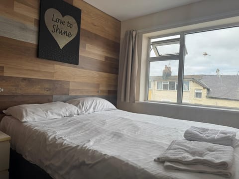 Room 306 | Blackout drapes, iron/ironing board, free WiFi