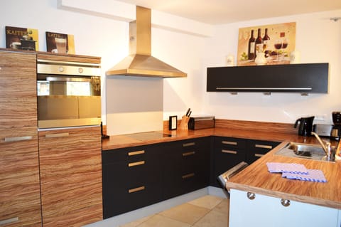 Apartment (Excl. 215 EUR cleaning fee) | Private kitchen | Full-size fridge, microwave, oven, stovetop