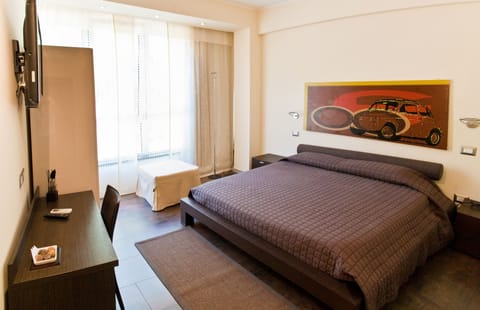 Double or Twin Room | Desk, soundproofing, free WiFi, bed sheets